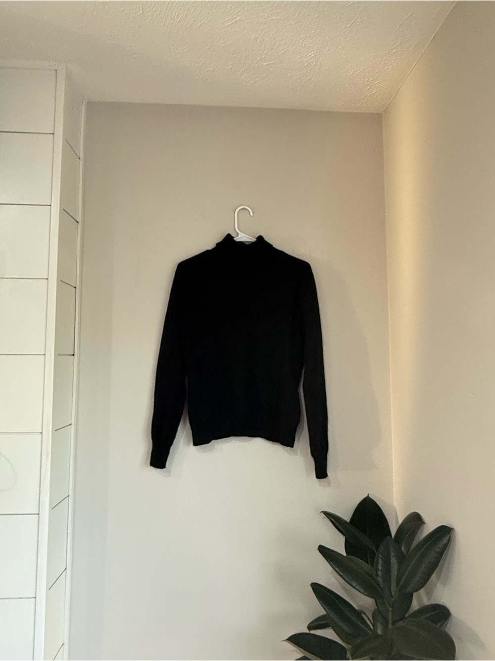 Apt. 9 100% Cashmere Black Turtleneck Sweater Women’s Size Large - Picture 2 of 5